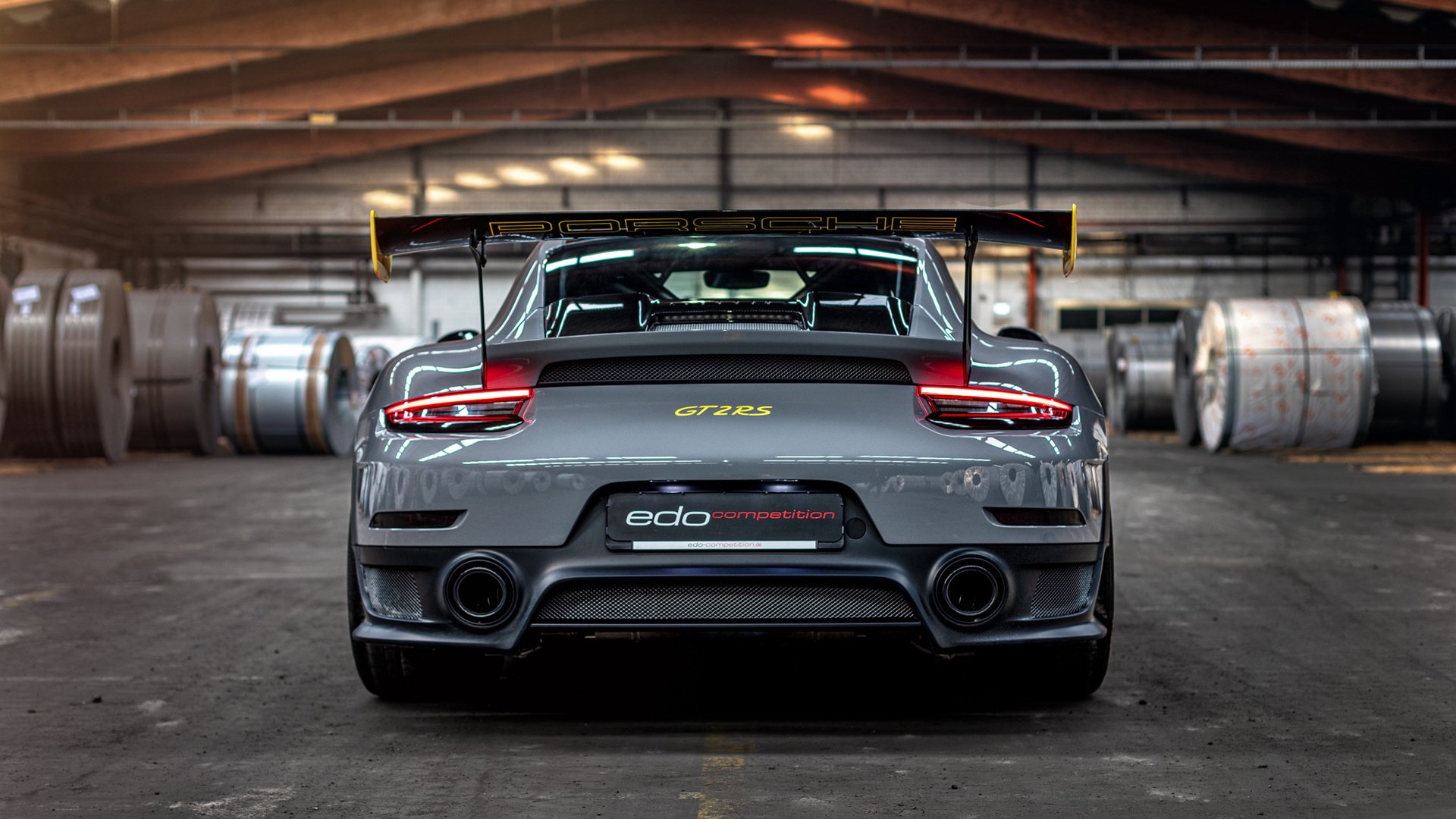 中立代表队B队员默契配合助力冲线