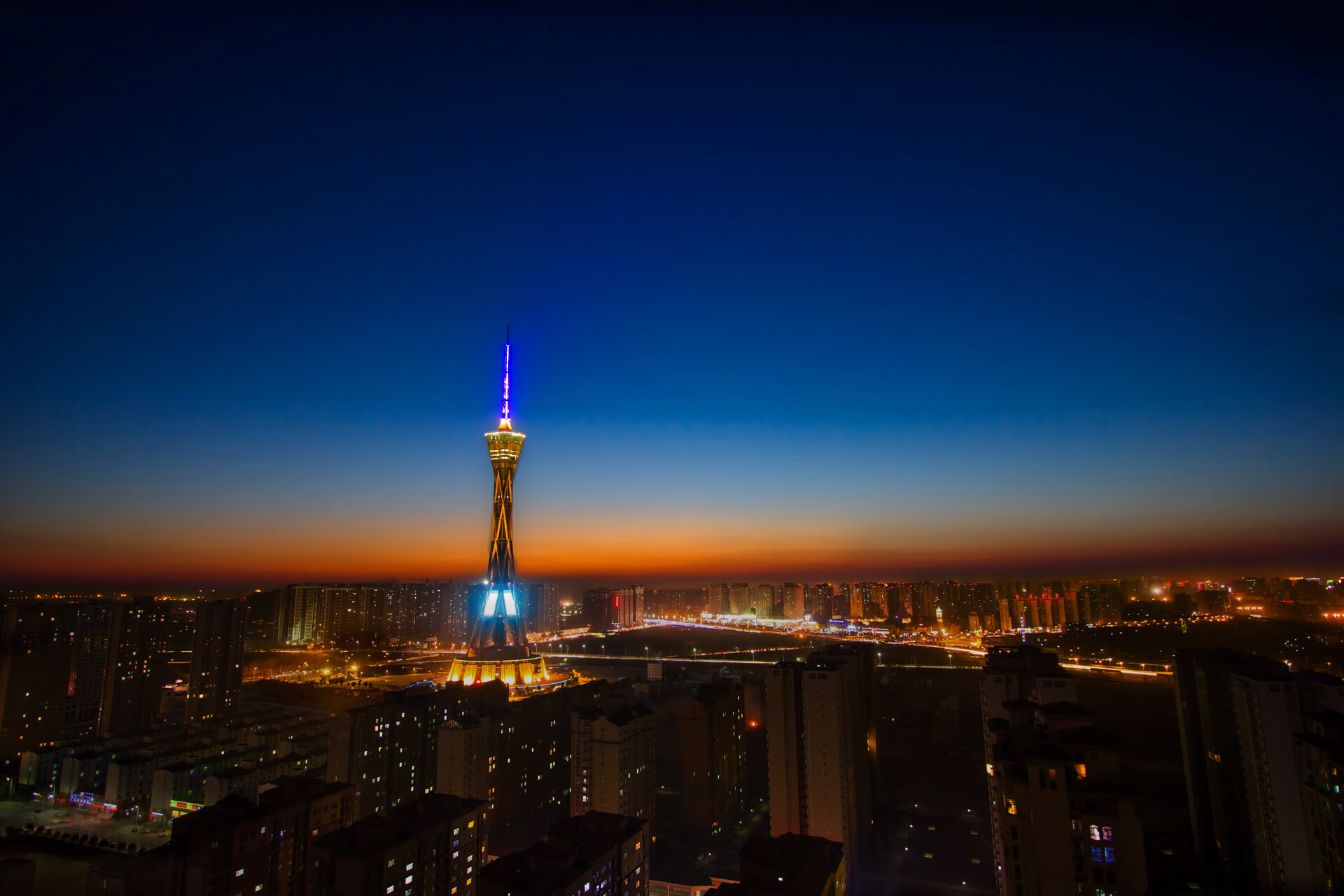 蛙泳新秀比利时刷新赛季最佳，蛙泳国际比赛视频